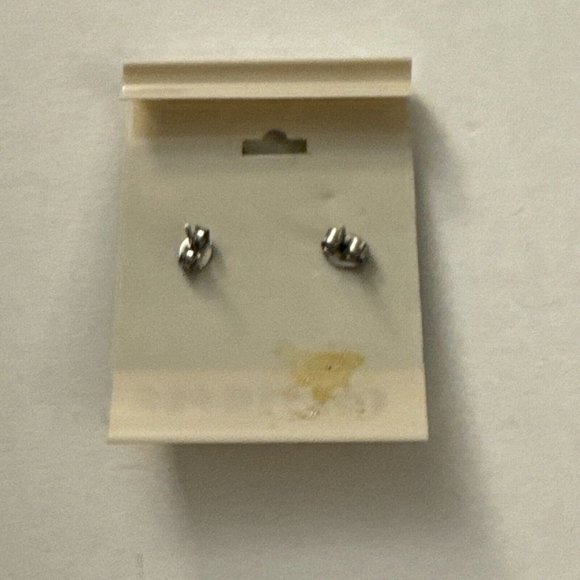 Vintage Contempra Hypoallergenic Earrings D5 - Picture 2 of 2